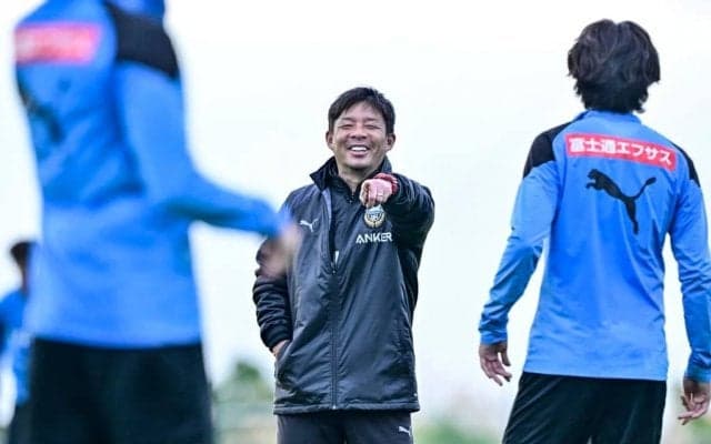 「めちゃくちゃ雰囲気良くて好き！」川崎の沖縄キャンプ“リラックスメニュー”が大盛り上がり！「アキバフェコンビがレベチすぎる笑」「鬼さんめっちゃ楽しそう」の声