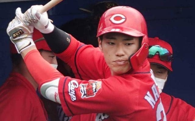 “背番号降格”中村奨成の今後を占う「48.6」　1軍ではブンブン丸も…隠された真の眼力