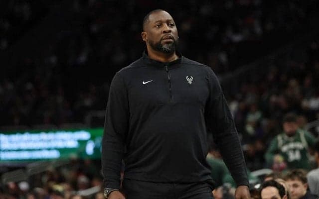 イースト2位のバックスが就任1年目のエイドリアン・グリフィンHCを解任