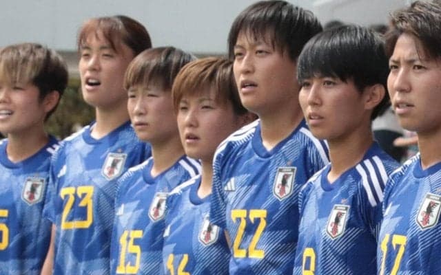 なでしこ林穂之香と宝田沙織が新スパイク公開！古巣・C大阪を彷彿のピンクが脚光「魂のカラー」