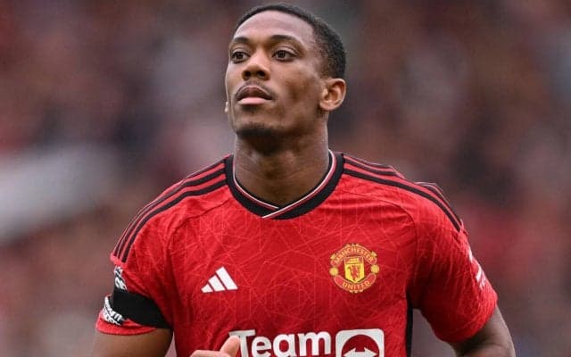 1カ月半離脱していたマルシャルがそ径部を手術… 復帰まで約10週間の見込み