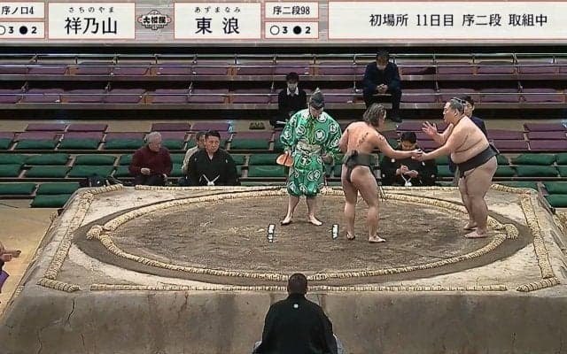 「あ、手に…」「あ、すみません」23歳差の力士対決でハプニング 世代を超えた両力士の清々しい振る舞いに「いい人同士w」好感続々