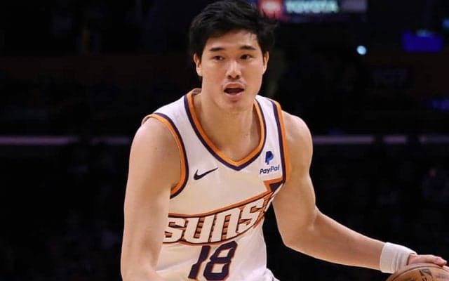 前半から出番を得た渡邊雄太、6試合ぶりの出場で得点も記録…サンズは連勝継続