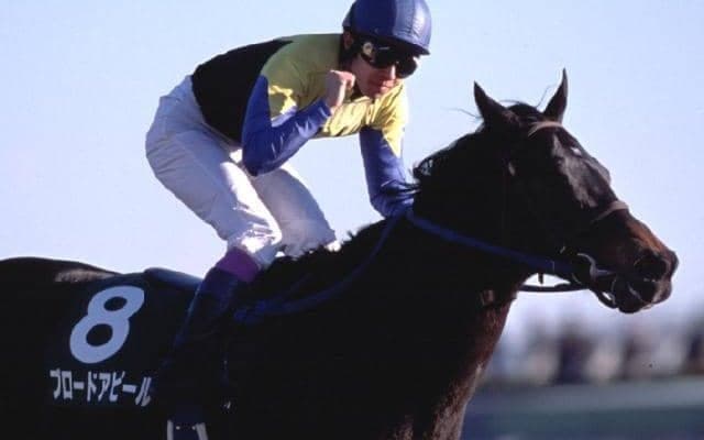 ダート重賞初挑戦馬が魅せた“鬼の末脚” 今も語り継がれる00年の根岸S