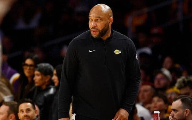 レイカーズのダービン・ハムHCがバックスの指揮官解任に反応「あの席に座るために…」