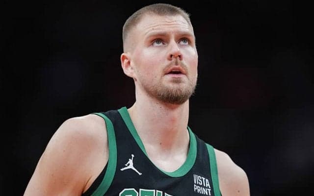 セルティックスの先発センター、ポルジンギスが左足首捻挫…負傷退場も比較的軽傷？