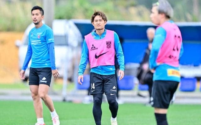 【沖縄キャンプで見えてきた浦和レッズ「”へグモ式”4ー3−3」(1)】インサイドハーフがポジションを落とさない前向きなドメネーション……攻撃的な左サイドバック起用も