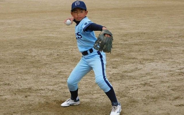 投げ方で難しい「下半身主導」…楽しく覚えるには？　学童強豪、伝統の“処方箋”