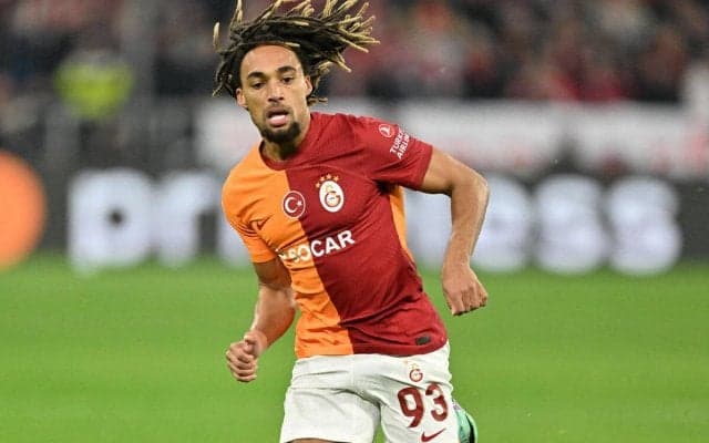 バイエルンが両SBでプレーできるガラタサライのDFサシャ・ブイを完全移籍で獲得…2028年まで契約