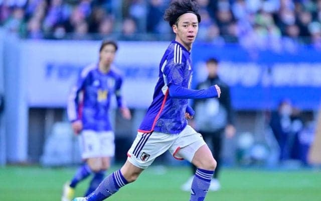 「壁を動かす超能力でも持ってるんですか」伊藤涼太郎がベルギーで「直接FK弾」決めるも、技術に加えて「敵の壁」にもファン注目！ 突如動いた壁の間を射抜いた技ありゴール