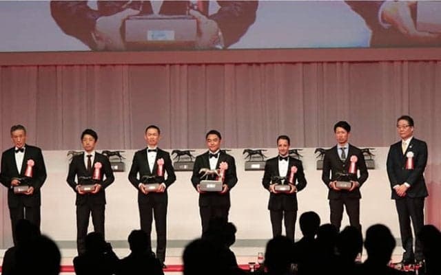 イクイノックスは試験種付け終える NFの吉田勝己氏「リーディングサイアーになれるように」/JRA賞授賞式