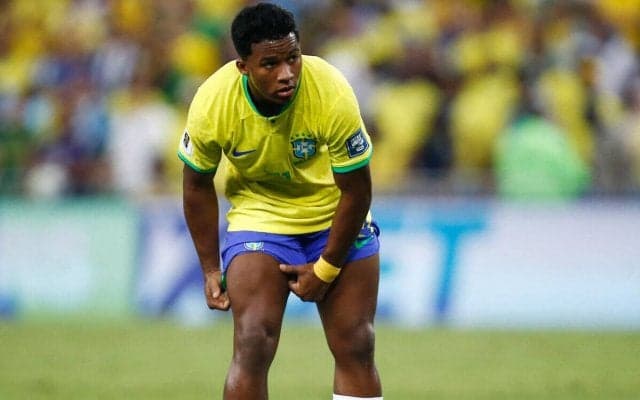 美人彼女との2ショット写真でゴールを祝う！ 神童・エンドリッキがパリ五輪予選で見せたパフォーマンスが話題