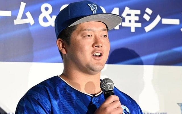 目を凝らすと…牧の胸にも「波の形！」　“横浜の海”描いた新ユニが「すげーイイ」