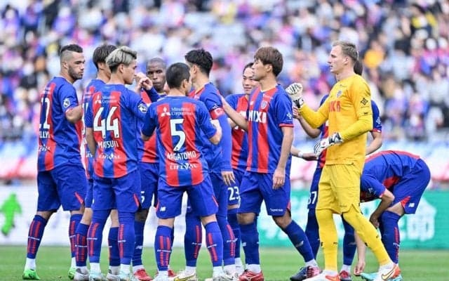 「えっ…チャリで来るの（笑）」FC東京の国頭キャンプ限定“チャリで来た”動画が人気！「毎年恒例なんだけど毎年いいわｗ」「長友ギャルやんw」と盛り上がる