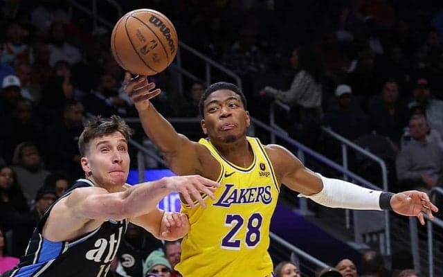 デイビスを欠いたレイカーズが連敗…八村塁は5戦連続2ケタ得点と躍動