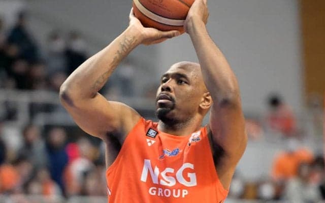 新潟の“チーム3冠”大黒柱にアクシデント…全治未定の「左足関節捻挫」と診断