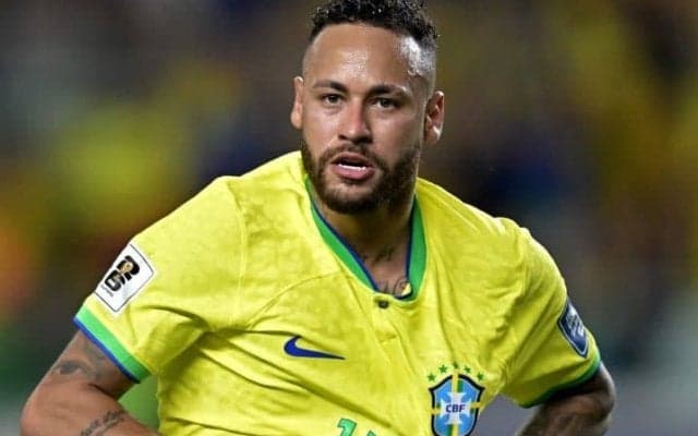 ネイマール、相次いだ“太りすぎ批判”にブチギレ！ SNSで中指を突き立てて猛反論「ざまーみろ、アンチども」