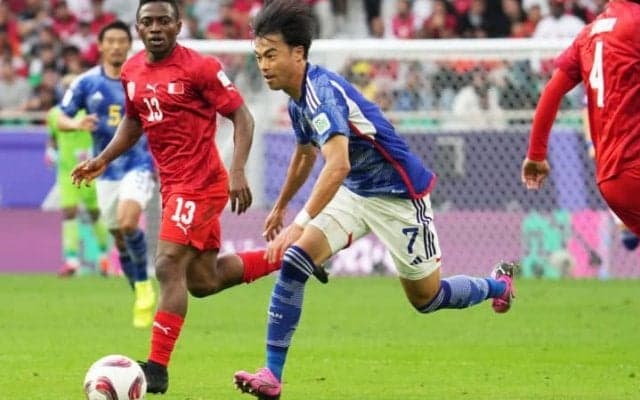 「常に脅威となっていた」大会初出場の三笘薫に開催国メディアも熱視線！「日本のファンを興奮させたに違いない」