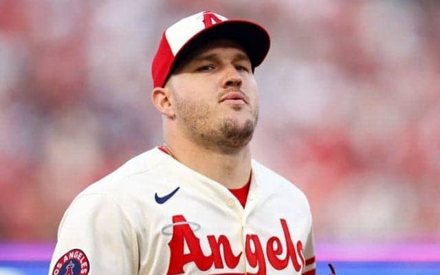 「今季もセンター」ミナシアンGMがトラウトの起用法を明言　専門メディアも「議論に終止符を打った」