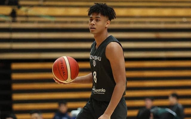 日体大の石川響太郎と専修大の介川アンソニー翔がB1三遠の練習に参加