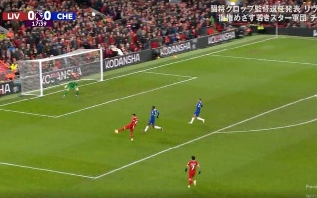 「めっちゃ上手い」「覚醒しちゃったな」天才しかできない“ダイレクト弾丸ボレー”が炸裂した瞬間　絶好調のリバプールの新エースFWが強烈すぎる一撃