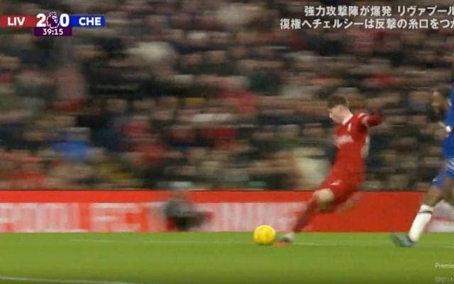 「戻してもらえる？」→「遅すぎるよ！」やりたい放題！スーパーゴールと2アシスト&ベッカム級クロスと大暴れした瞬間　“リバプールの超新星”の大活躍に称賛の嵐