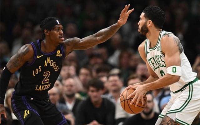 レイカーズの守備職人、ジャレッド・バンダービルトが右足負傷…今後数週間は欠場見込み