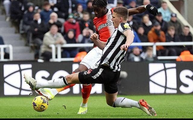 橋岡大樹スタンド観戦のルートンは敵地でニューカッスルと壮絶4-4ドロー【プレミアリーグ】