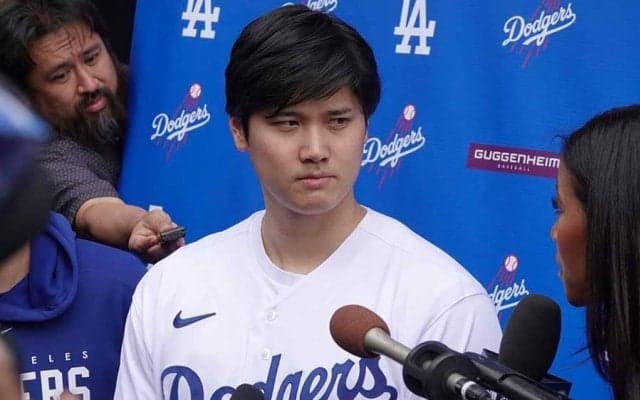 大谷翔平、愛犬デコピンのキャンプ帯同を明言　シーズンの遠征は「物理的に行けない」