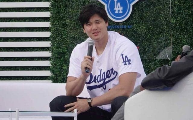 大谷翔平、水原一平通訳と「割り切って付き合ってます」　ファン前に“イジリ”で爆笑