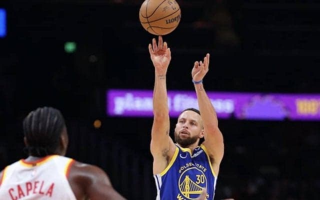 カリーが3P10本成功の大爆発…コービーの引退試合に続く35歳以上での60得点達成者に