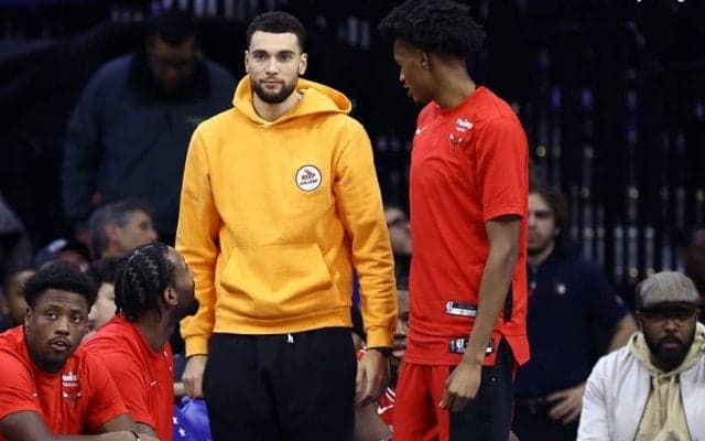 ブルズのザック・ラビーンが今季悩まされてきた右足の手術を決断…残り試合は全休に