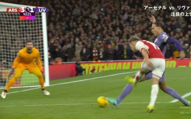 「えぐすぎる！」プレミアリーグ上位対決で首位リヴァプールを撃沈させるスーパーゴール炸裂！2人を剥がす爆速ドリブルからGKの股間を抜く圧巻フィニッシュにスタジアム大熱狂