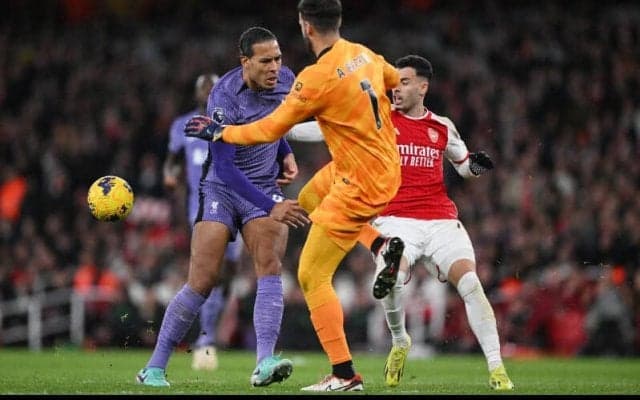 「自分のせい。クリアすべきだった」　ファン・ダイクがアーセナルに勝ち越し許す連携ミス