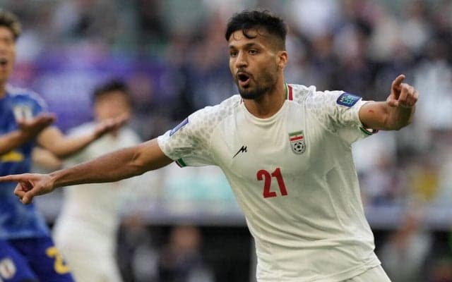 日本撃破の裏にあった出場停止のエースFWタレミの存在、同点ゴールのモヘビが感謝「30分も話してくれた」