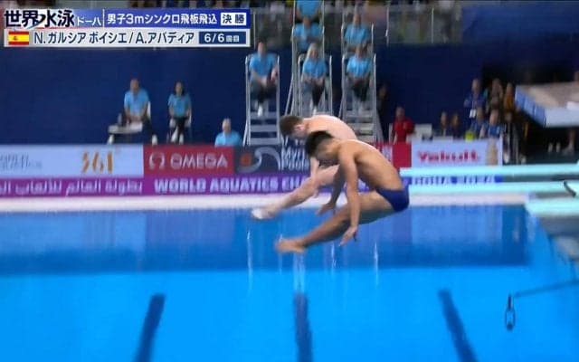シンクロ率100％か！？世界水泳、飛板飛込でスペインペアが見せた演技が驚くほどにぴったり一致 解説者も「完璧な出来だった」