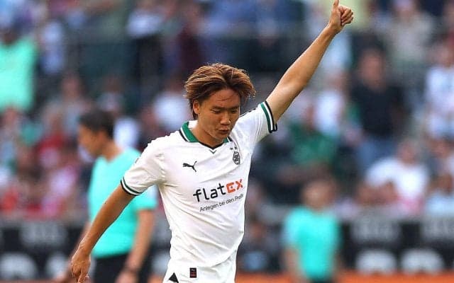 「元気そうでよかった」板倉滉がボルシアMGに復帰！チームメイトからの“歓迎”に笑顔も見せる「チームの優しさに泣いた」「温かい」
