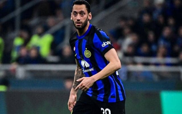 「これは極上」「まじでたまらん」ピッチを切り裂いたインテルMFチャルハノールの低空スルーパス、マルチアングル映像が話題「微妙に曲げてるのね」