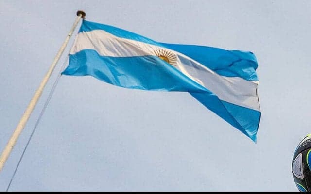 アルゼンチンでプレーする日本人3選手が揃い踏み！リーベル筆頭に新天地のウエアで登場