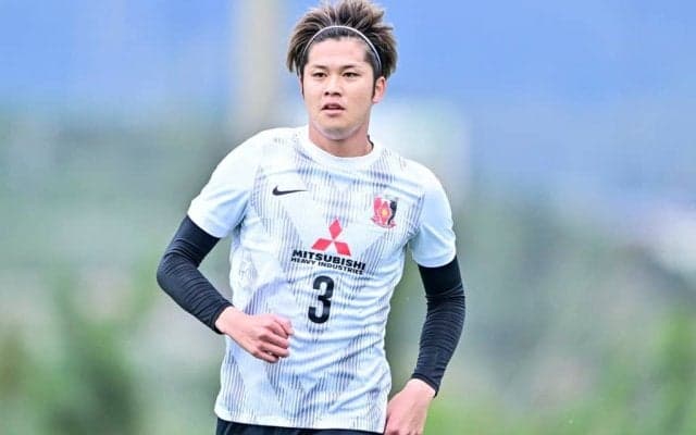 「髭いいじゃん」J1浦和MF伊藤敦樹が沖縄キャンプで伸ばした「新鮮なヒゲ姿」が好評！「お髭のあつき選手も素敵ですね」と好意的な声