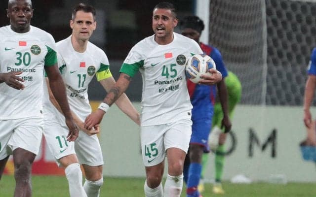 鳥取、新潟、浦和でプレーしたFWレオナルド、昨季途中に加入した浙江FCへ再レンタル