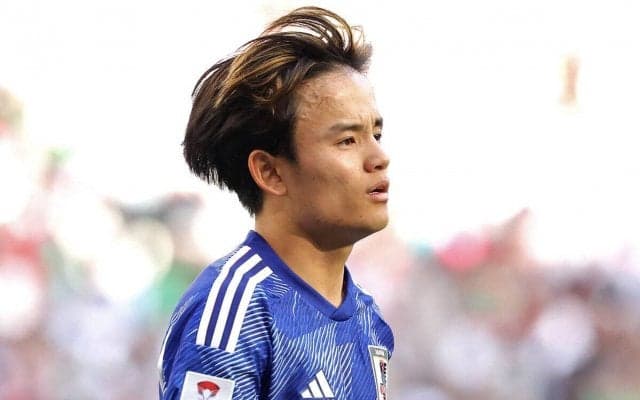「見てるだけで辛い」「こんな顔初めて見た」イラン戦直後、ロッカールームで茫然とする久保建英にファンも悲痛「それ程想いは強かったんだろう」