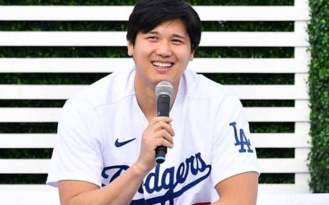 大谷翔平に同僚がドジャースの”洗礼”を予告！二刀流スターでも特別扱いなしの“バスルール”とは？