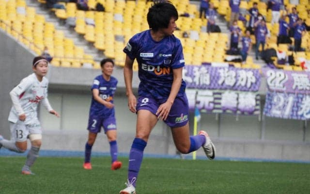 上野真実が1年半ぶりのなでしこ復帰！リーグ戦5試合連続得点中のFWに指揮官は期待寄せる「パフォーマンスがよく北朝鮮との対戦経験もある」