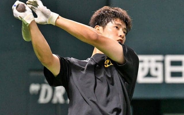 立浪監督が直接指導…中日の鍵握る“戦力外男”　中田翔だけじゃない専門家期待の強打者