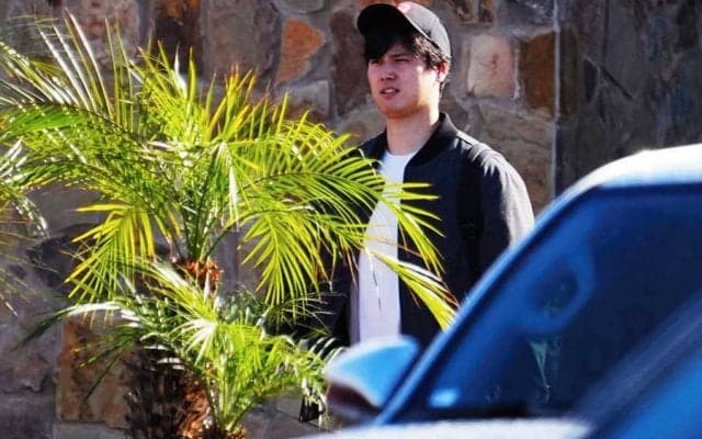 大谷翔平は「ポルシェ何台所有してる？」　白い高級車が注目の的「さすがアンバサダー」