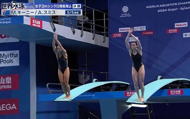 飛板飛込でオーストラリアの“イルカ”が跳ねた！最強中国にはないパワー溢れる回転から水面へ2人同時にズドン