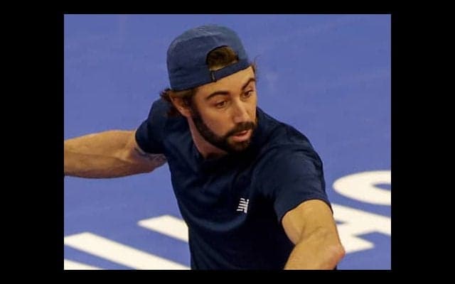 MPで絶妙ロブ 今季2度目の8強へ