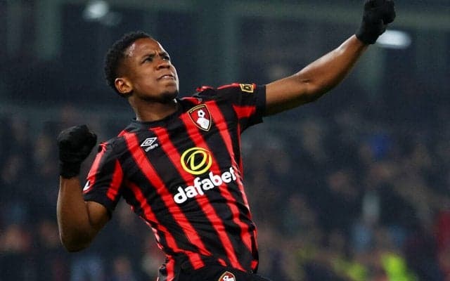 ボーンマスがリーズからレンタル中のコロンビア代表FWシニステラを完全移籍で獲得