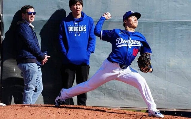 山本由伸、衝撃のブルペン21球「えげつない」　同僚が絶賛、専属通訳に園田氏が就任